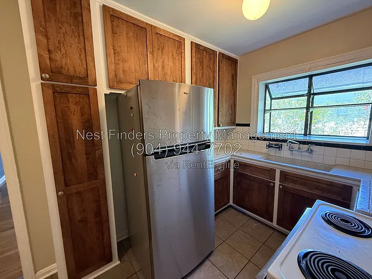 3553 Oak St #4 — Photo 9