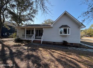 227 NE 54th St, Oak Island, NC 28465