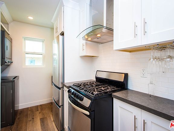 5th image of 2341 Beach Ave