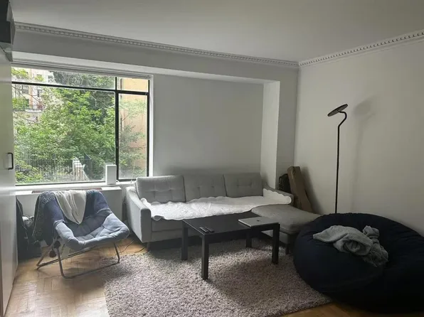 310 Lexington Avenue image 5 of 9