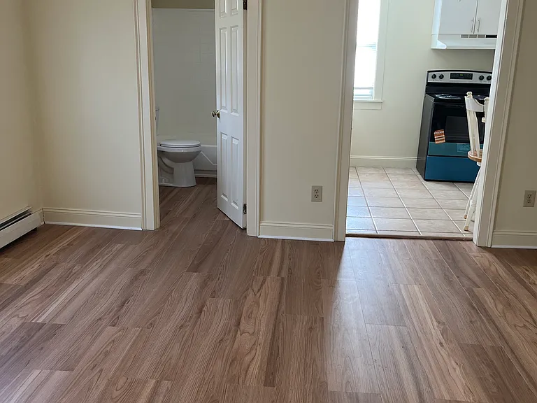 98 Raymond St #1W — Photo 2
