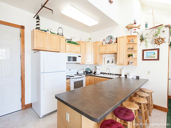 4th image of 281 Victorian Village Dr APT 32