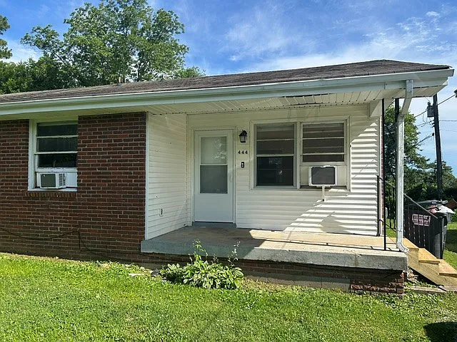 444 Circle Dr — Photo 2