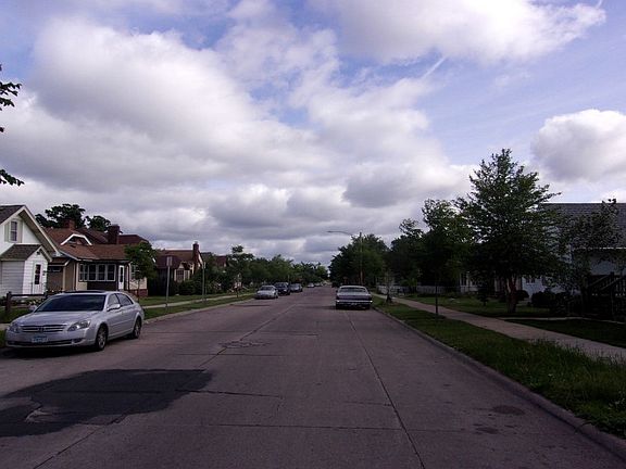 4th image of 3918 Bryant Ave N