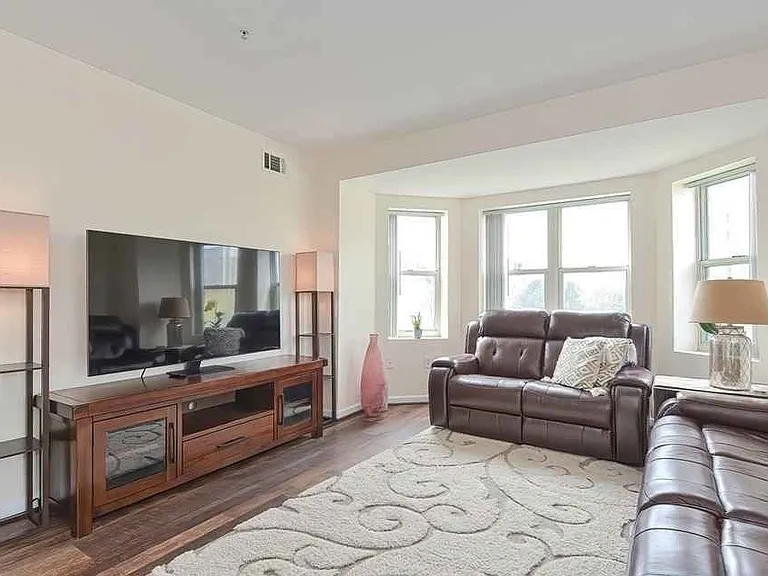 1 Cityview Ln #205 — Photo 1