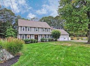 16 Fieldstone Cir, North Attleboro, MA 02760