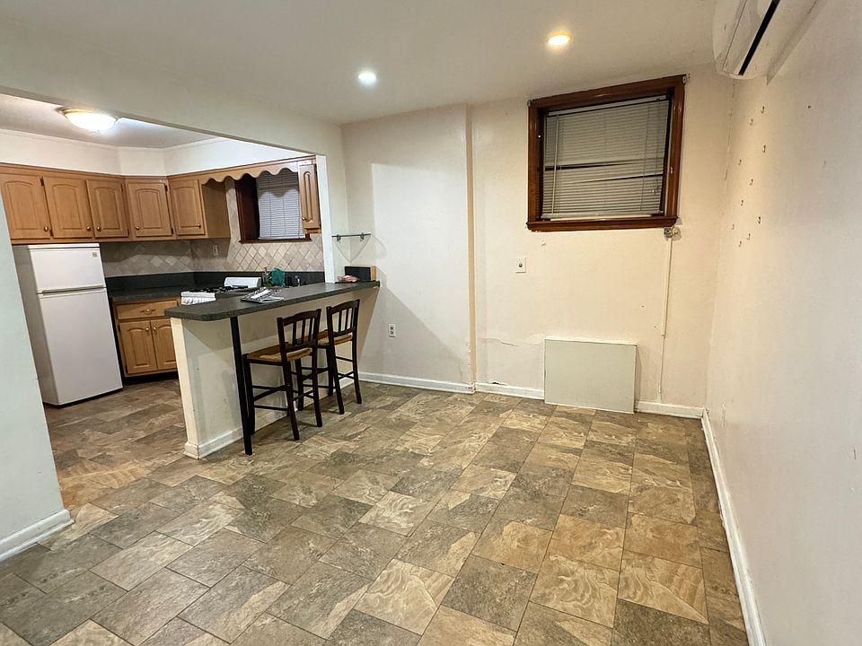 1st image of 2541 Bath Ave #1