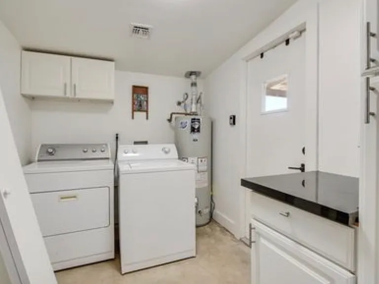 1031 W 12th Pl — Photo 10