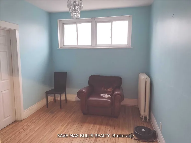 285 King St W #3 — Photo 3