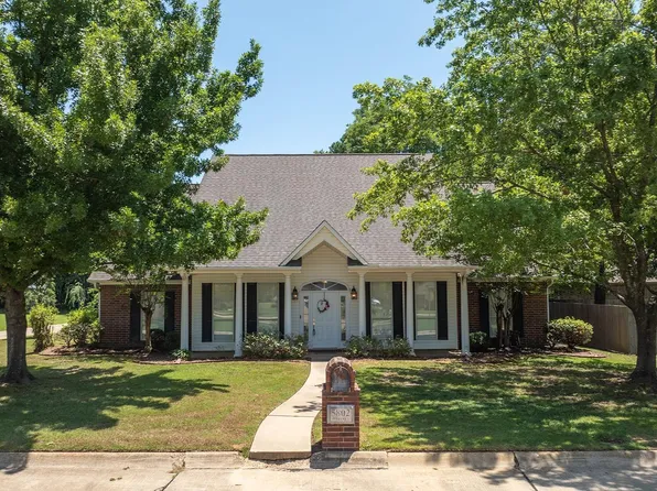 5802 Whitney Ln, Texarkana, TX 75503