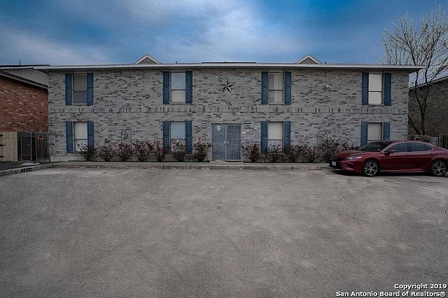 1st image of 7570 Windsor Oaks