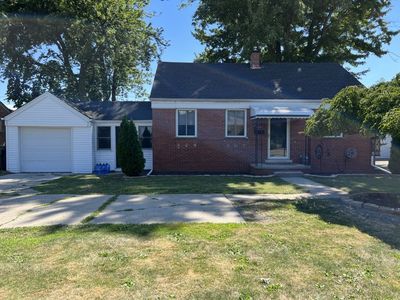 22710 E Nine Mile Rd, Saint Clair Shores, MI, 48080
