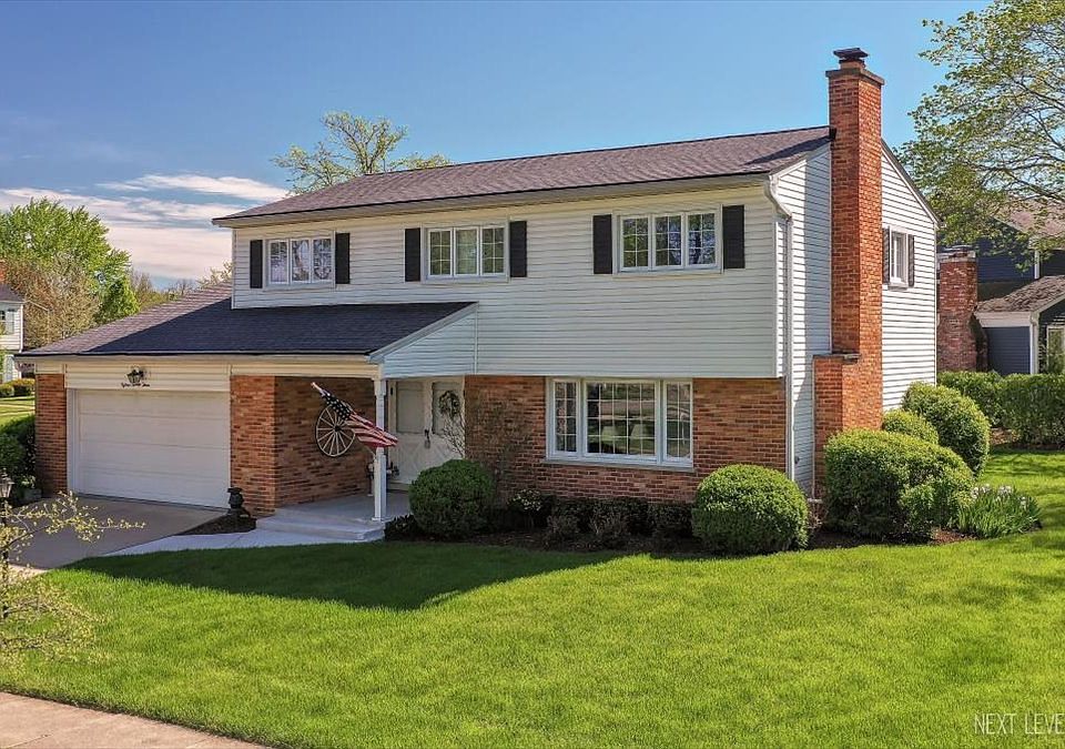 1st image of 1523 Surrey Dr