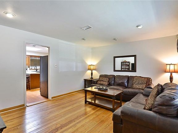 4th image of 2161 S 34th St