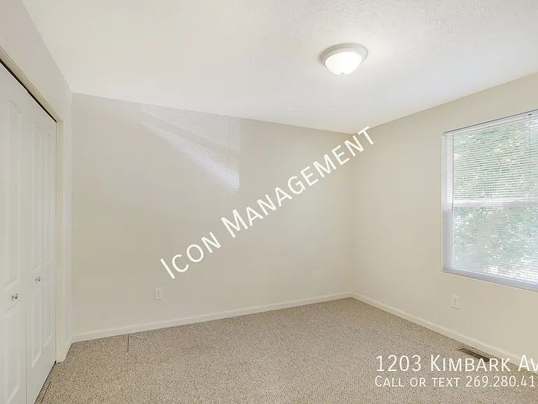1203 Kimbark Ave — Photo 21