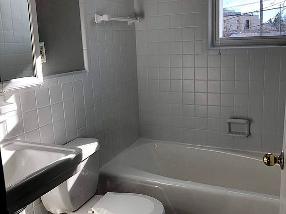 5th image of 608 Gay St APT A6