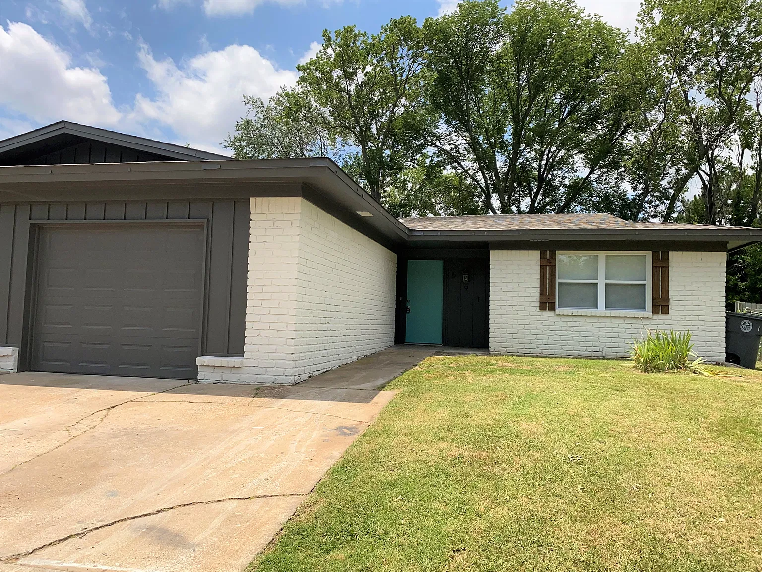 3 bed, 1333 sqft, $1,450 — Photo 1