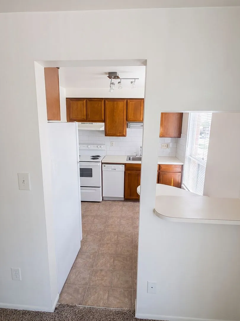 1133 Clarkson St #4 | 2 Weeks Free - Charming Capitol Hill 1br In Historic Home! — Photo 2