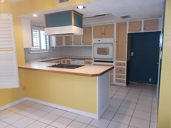 5th image of 2402 N Ed Carey Dr APT 43