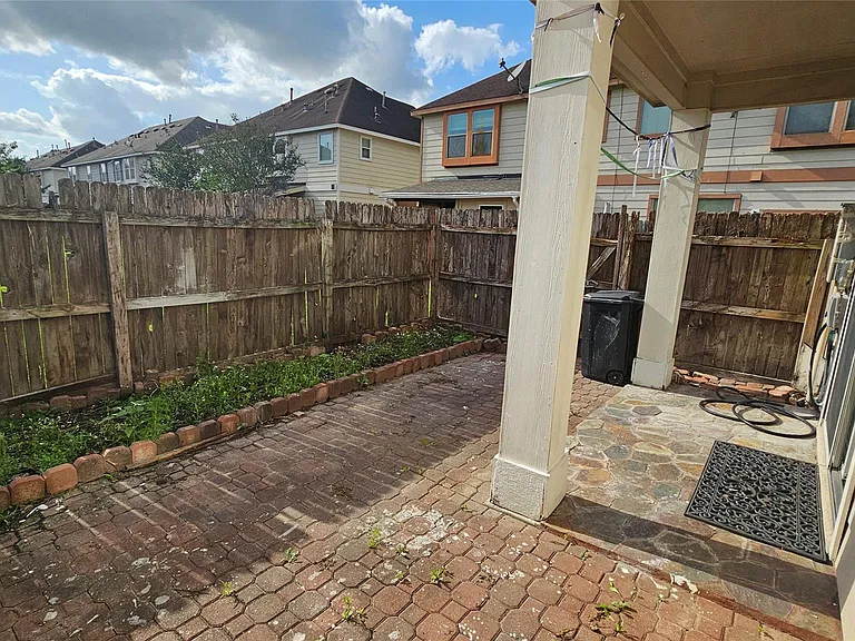 7918 Barnes Ridge Ln — Photo 30