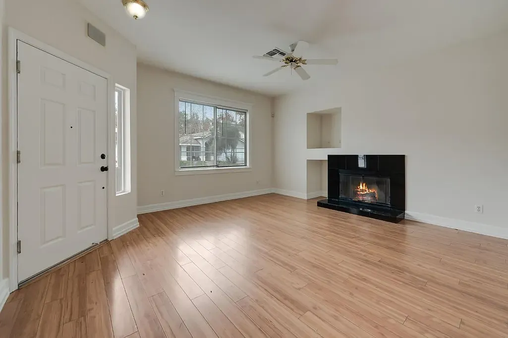 4 bed, 2.5 bath, 1505 sqft, $2,900 — Photo 2