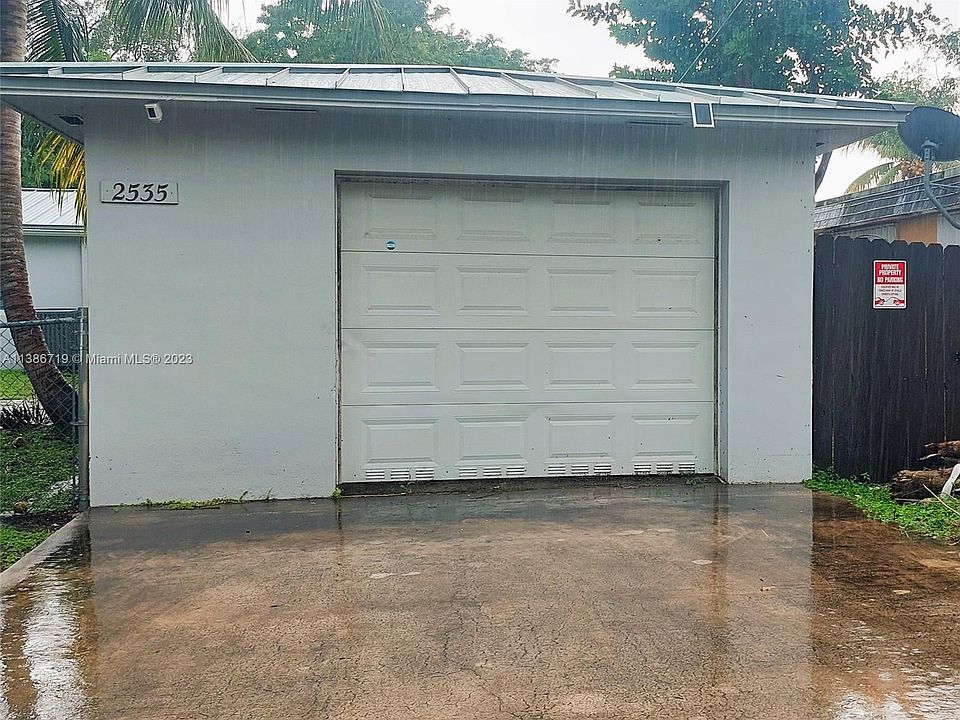 1st image of 2535 Roosevelt St