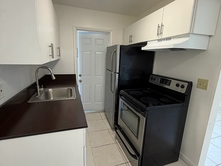 2131 Jackson St — Photo 6