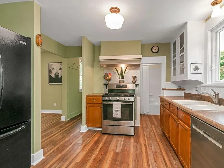 1800 Poyntz Ave — Photo 23