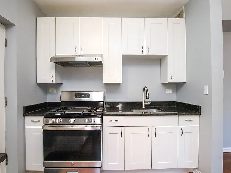 1626 W Farwell Ave #1F — Photo 3