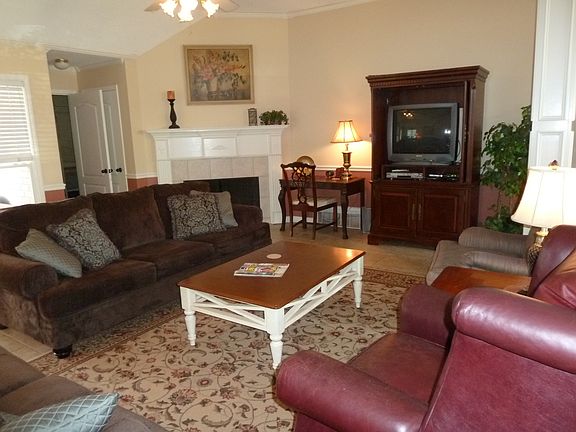 Cable TV & Gas Fireplace