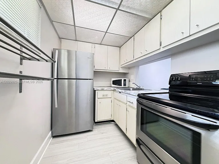8601 SW 68th Ct #5 — Photo 6