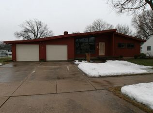 2124 Lombard Ave, Janesville, WI 53545