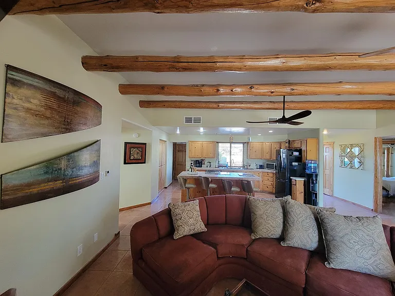 6105 E Lowden Rd — Photo 5
