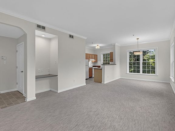 5th image of 270 Riverbend Dr APT 1C