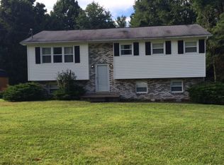 227 Ridgepark Dr, Beckley, WV 25801