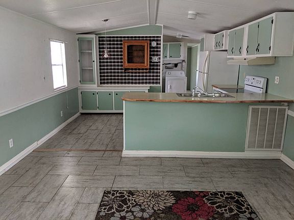 2nd image of 227 Palm Dr