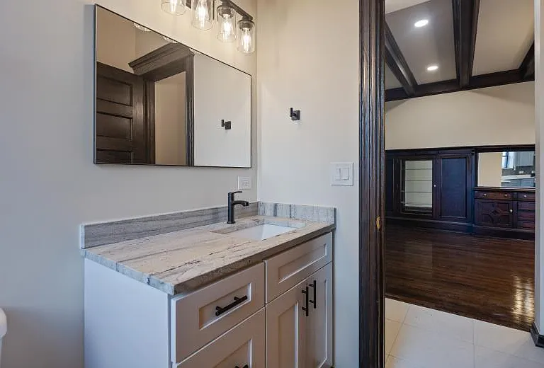 444 E 48th St #2W — Photo 21
