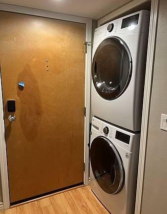 3rd image of 2121 Beloit Ave APT 208