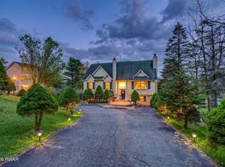 107 Lookout Dr, Lords Valley, PA 18428