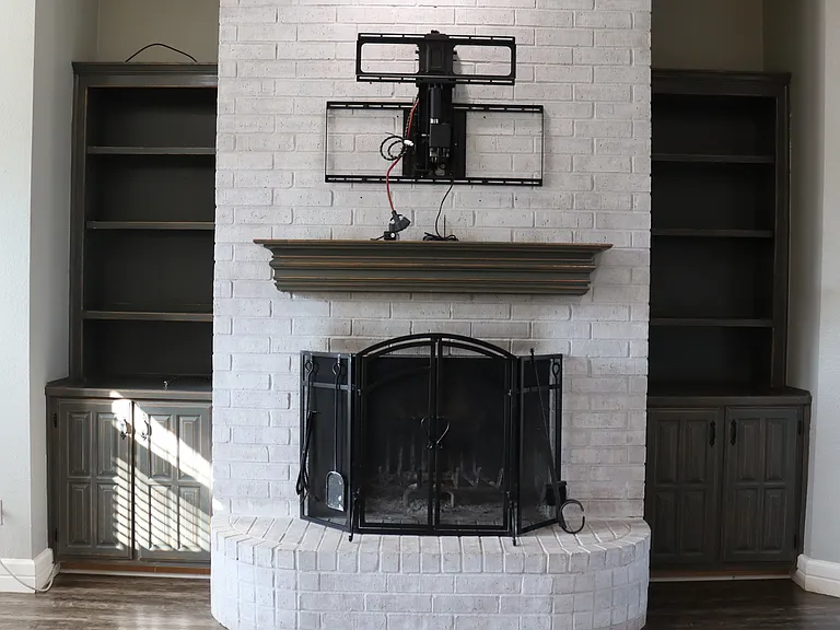 547 SW Rand Dr — Photo 3
