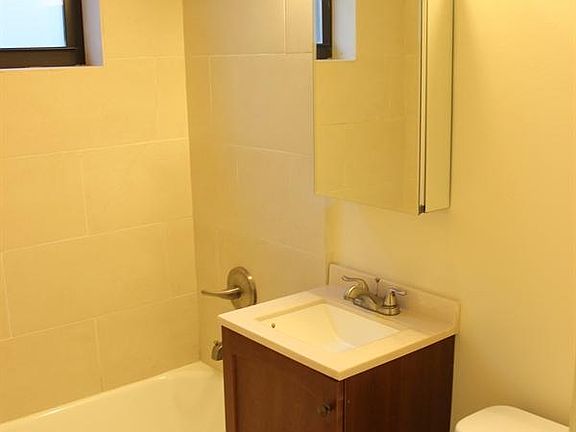 3rd image of 4737 N Hermitage Ave APT 0203