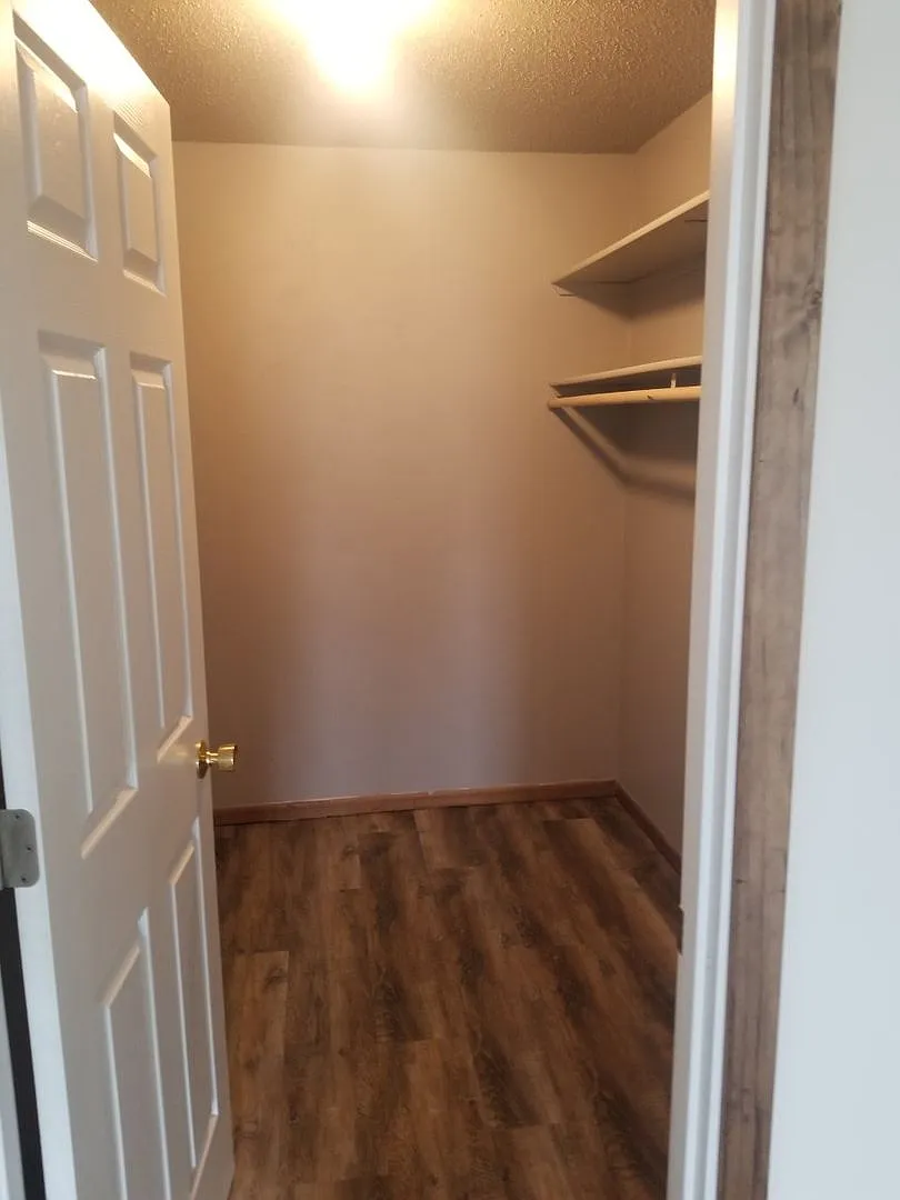Loy Apartments — Photo 4