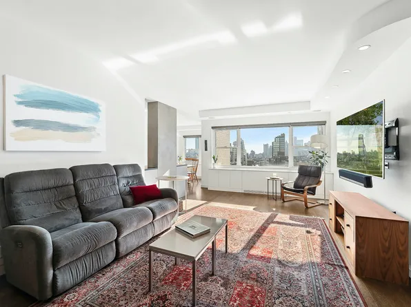 115 East 9th Street image 1 of 11