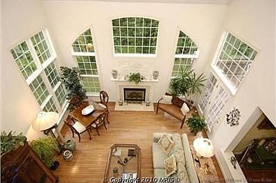 3rd image of 9764 Viewcrest Dr