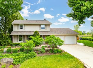 5776 Saint Ives Rd, Oshkosh, WI 54904