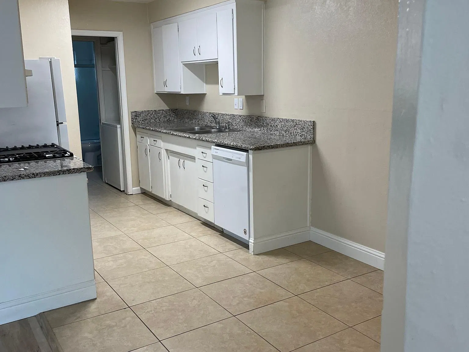 7925 Leona Way — Photo 3