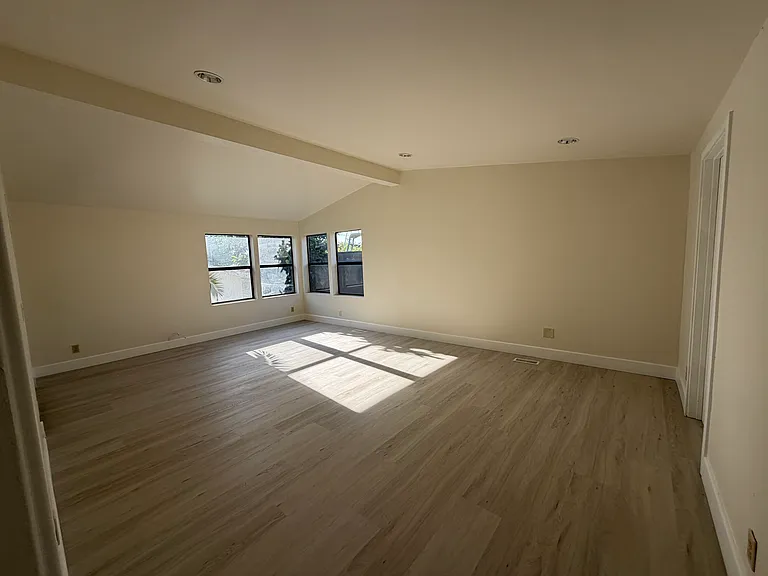 10411 Glory Ave — Photo 8
