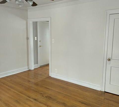 5th image of 4037 W School St #3