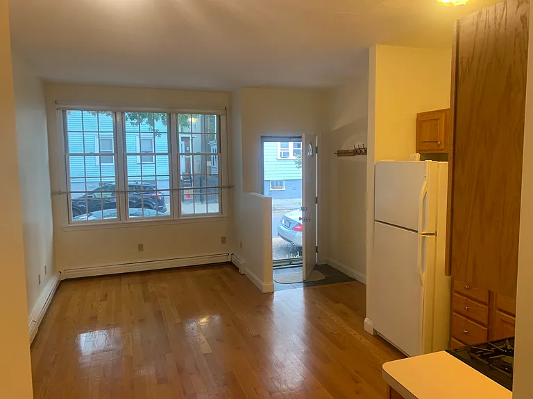 202 Hurley St — Photo 10