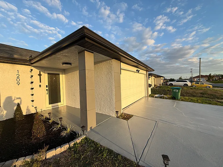 1209 NE 6th Ave — Photo 31